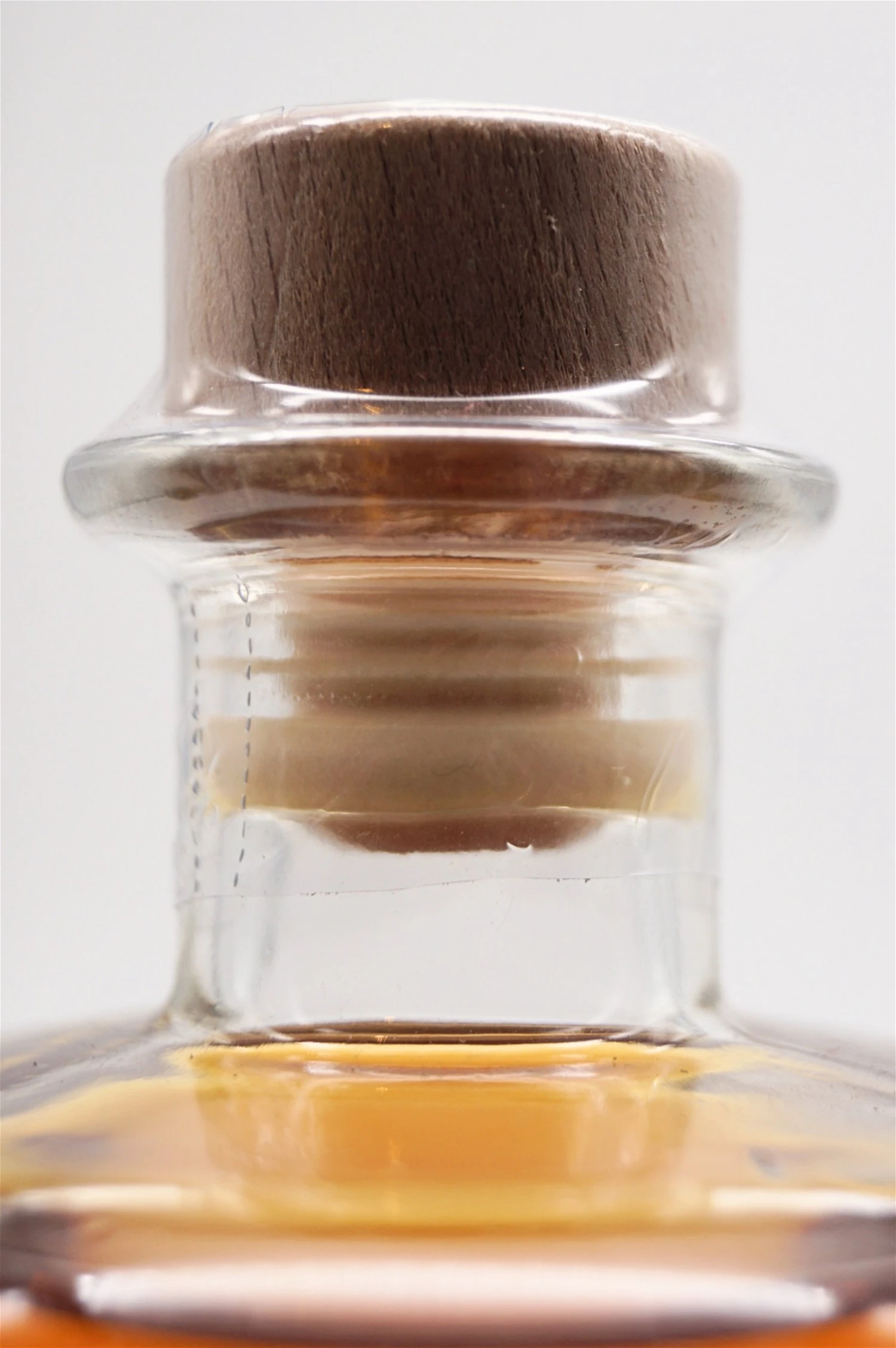 Bio Altes Zwetschgenwasser Ausgebaut Im Holzfass 3 Bio Altes Zwetschgenwasser Ausgebaut Im Holzfass – Bild 3