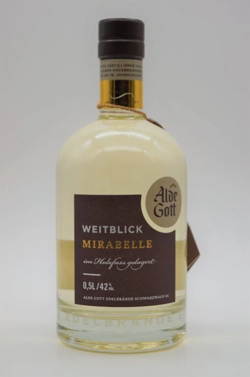 Mirabellenwasser Im Holzfass Gelagert